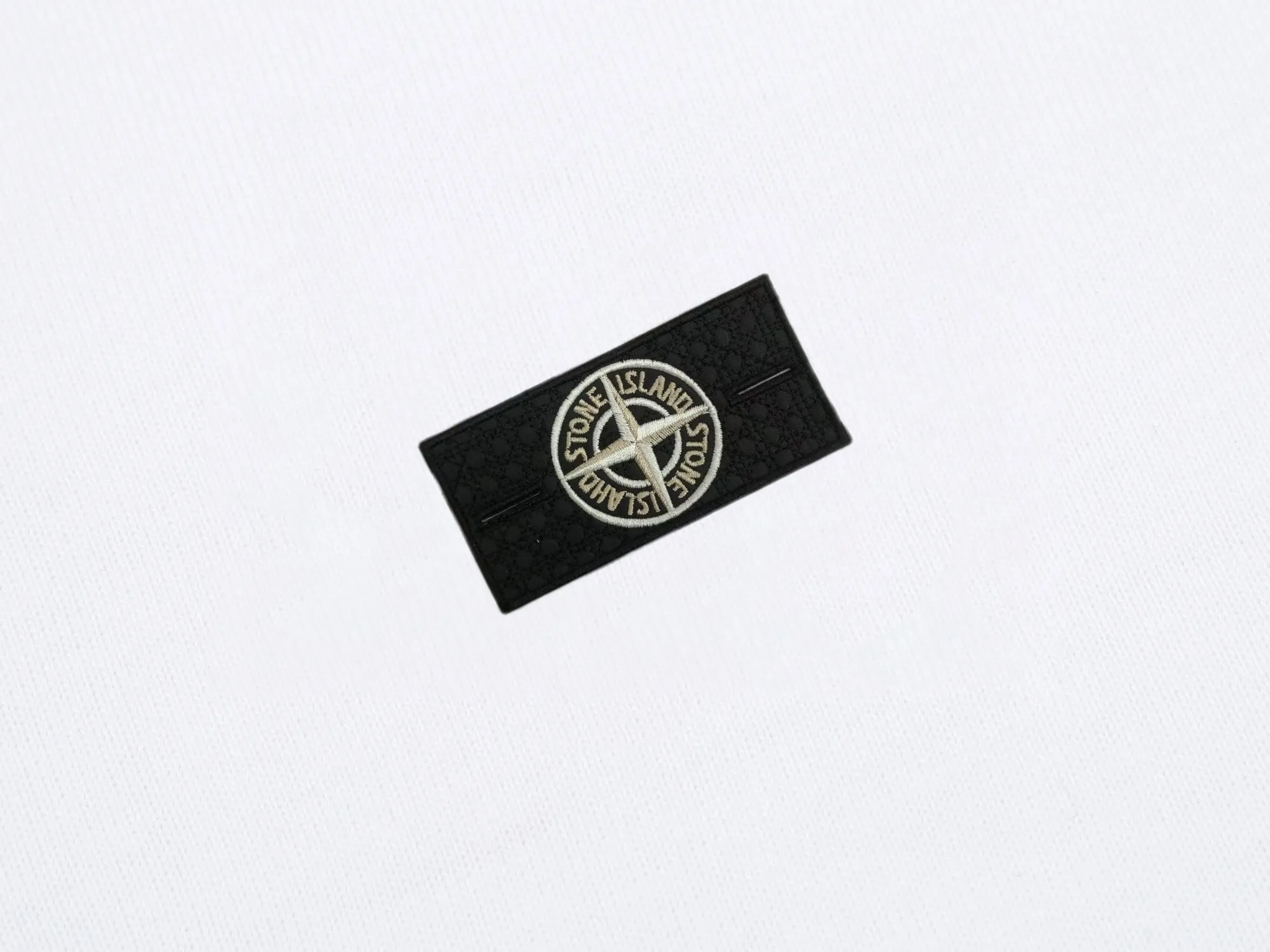 P150 STONE ISLAND Stone Island solid color logo, available at the counter, original order, fashionable and casual round neck short-sleeved T-shirt, the upper body is very unique! Eye-catching and bright, imported original fabric, 🪡 craft letter pattern decorated logo, simple yet fashionable, classic atmosphere, comfortable and breathable, handsome and stylish upper body, 2️⃣ recommended colors, size: S-2XL
